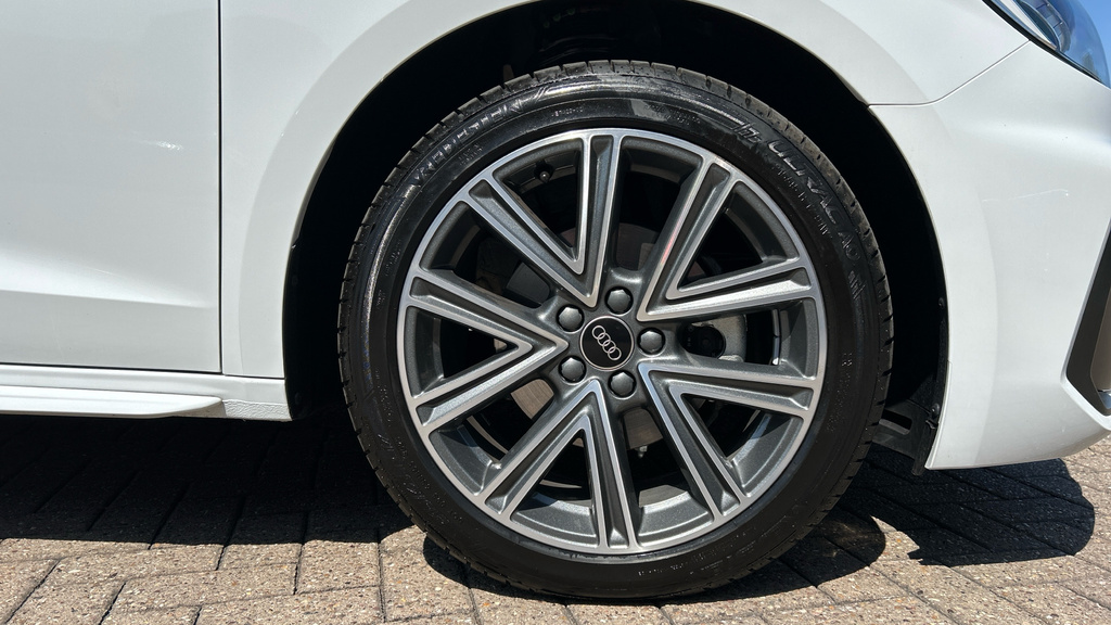 Audi A1 A1 35 Tfsi S Line S Tronic Tech Pack RE26ZWF White #5