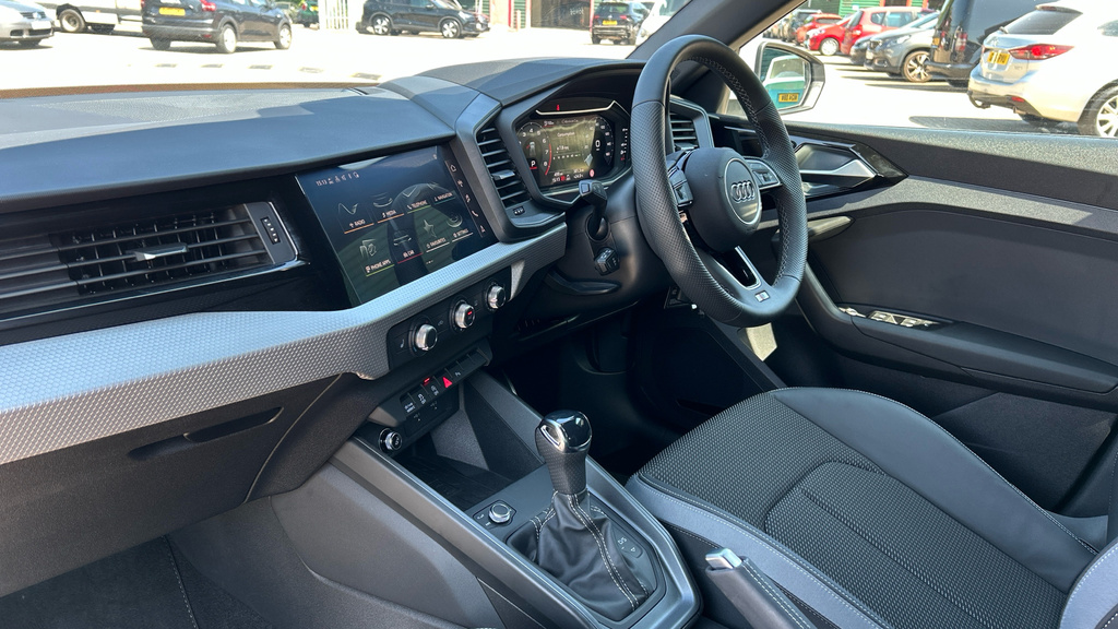 Audi A1 A1 35 Tfsi S Line S Tronic Tech Pack RE26ZWF White #2