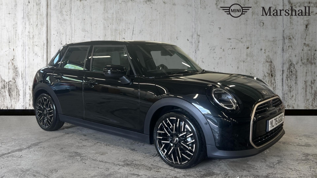 Mini Hatch Cooper 1.5 C Exclusive Level 1 Black