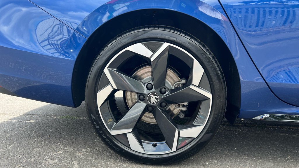 Skoda Superb Superb Hatch Sportline 2.0 Tdi 150 Ps Dsg Blue #5