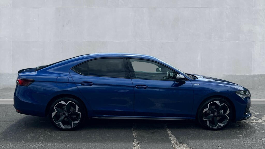 Skoda Superb Superb Hatch Sportline 2.0 Tdi 150 Ps Dsg Blue #4