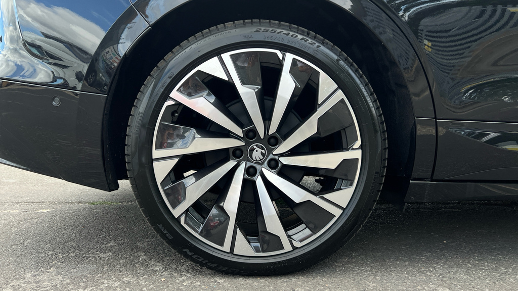Skoda ENYAQ Enyaq Sportline 85X 82 Kwh 286 Ps Single Speed 4X4 Black #5