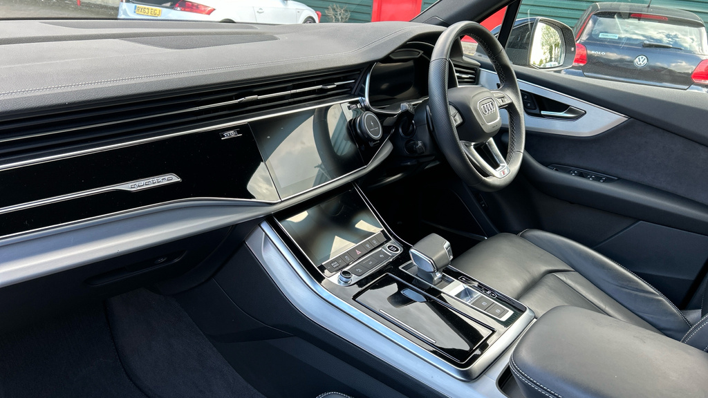 Audi Q7 Q7 55 Tfsi Quattro S Line Tiptronic Black #2
