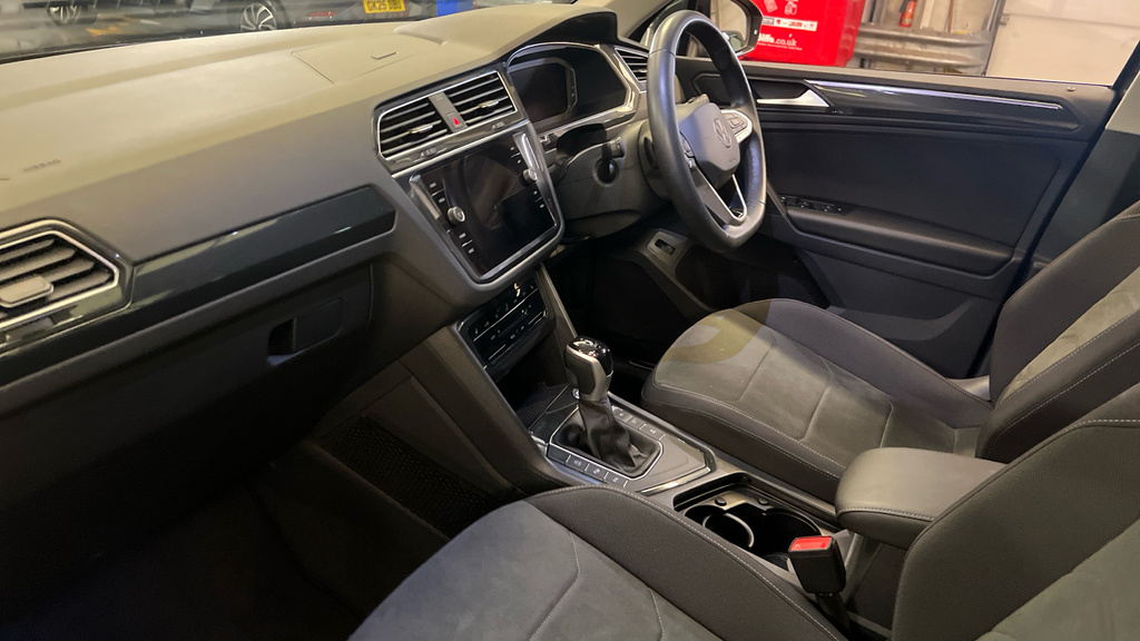 Volkswagen Tiguan Tiguan 1.5 Tsi 150 Elegance Dsg DL23BDE Grey #2