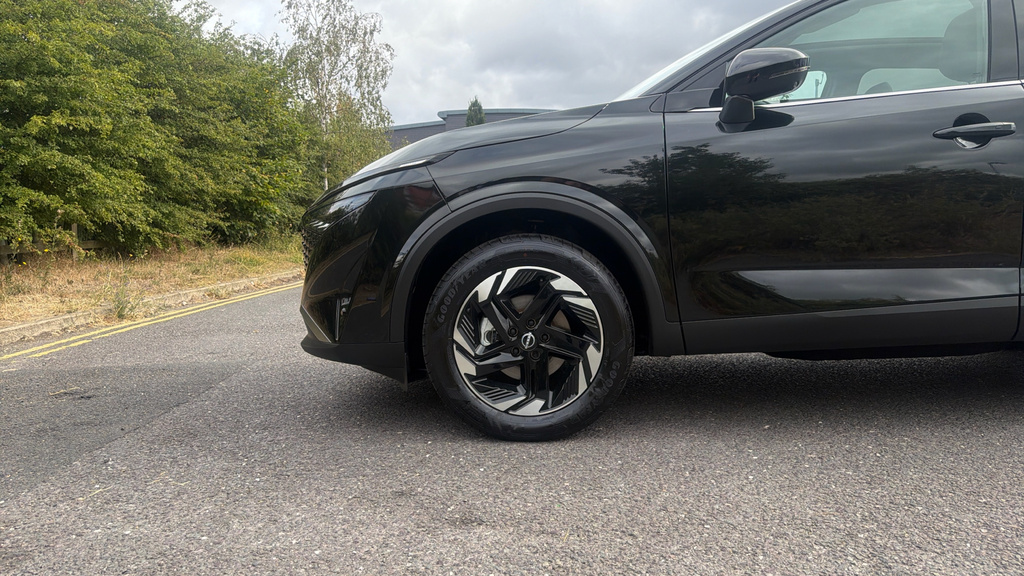 Nissan Qashqai Qashqai 1.3 Dig-t Mhb 140 N-cnta Pnrf GD26TZP Black #4