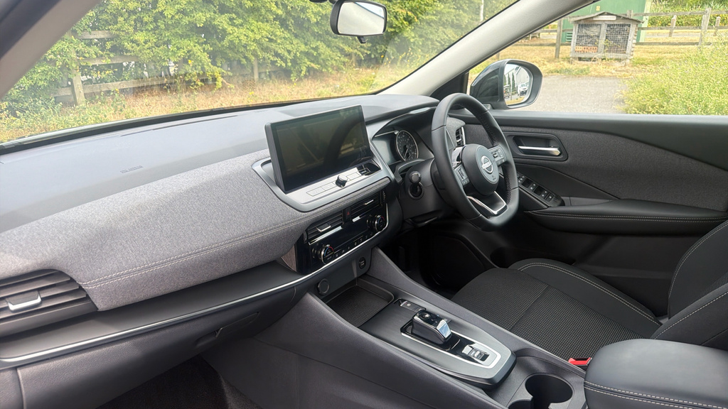 Nissan Qashqai Nissan Qashqai Hatchback 1.3 Dig-t Mh N-connecta Black #7
