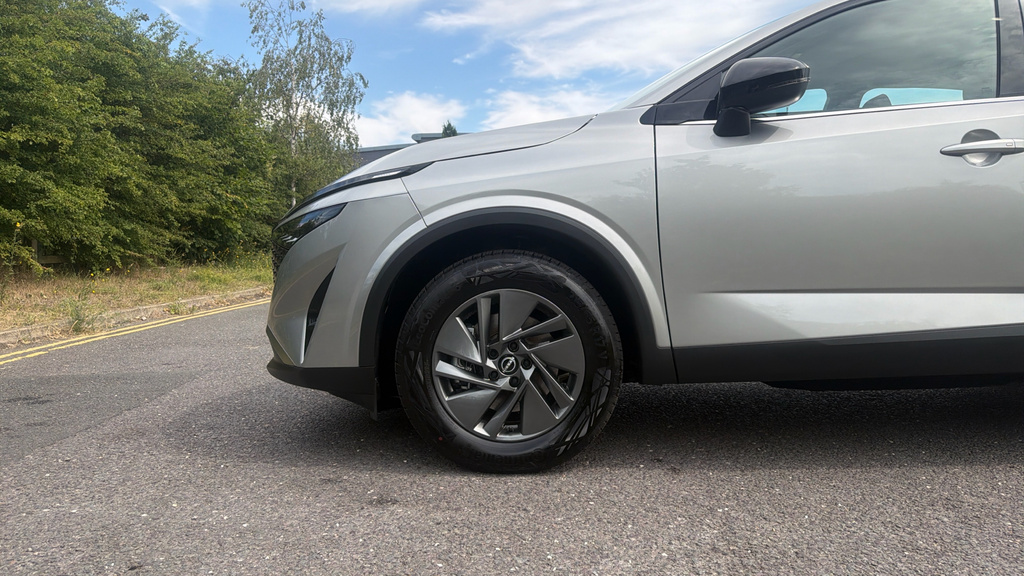Nissan Qashqai Qashqai E-power 1.5 Hev 205Ps Acenta Prm Silver #4