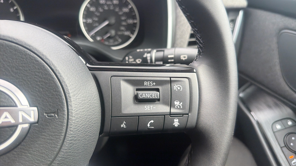 Nissan Qashqai Nissan Qashqai Hatchback 1.3 Dig-t Mh N-connecta Black #25