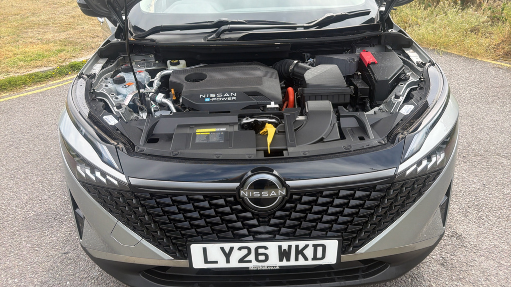 Nissan Qashqai Nissan Qashqai Hatchback 1.3 Dig-t Mh N-connecta Black #10