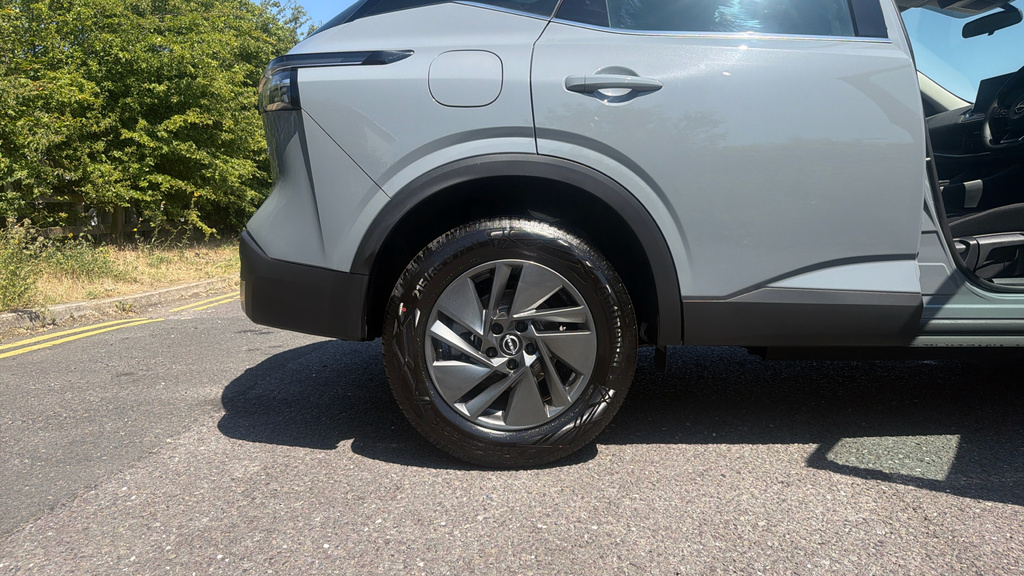 Nissan Qashqai Nissan Qashqai 1.5 E-power Acenta Premium Grey #4