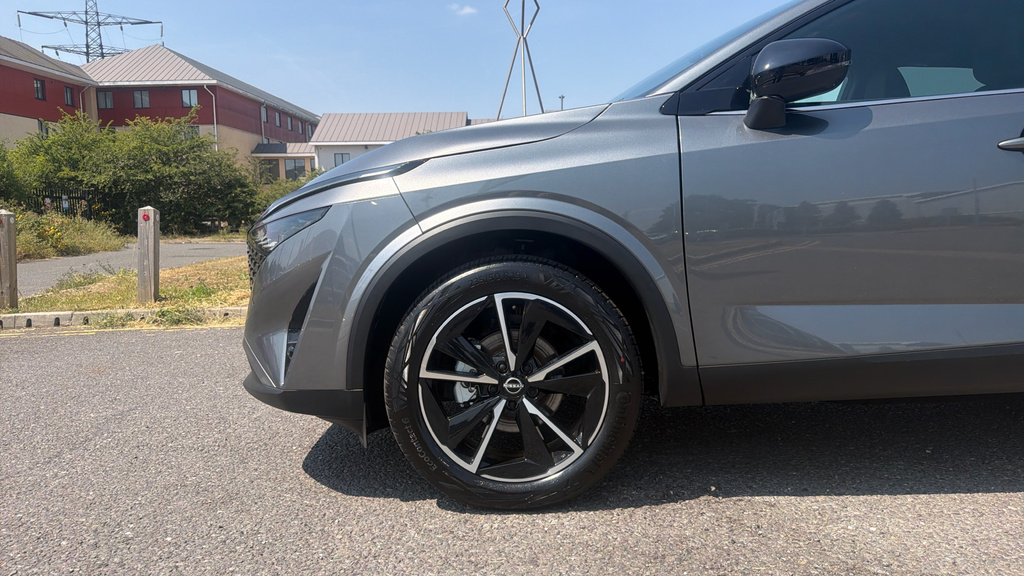 Nissan Qashqai Qashqai 1.3 Dig-t Mhb 140 Tekna #4