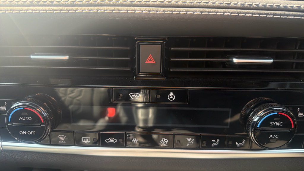 Nissan Qashqai 1.3 Dig-t Mh N-connecta Glass Roof  #38