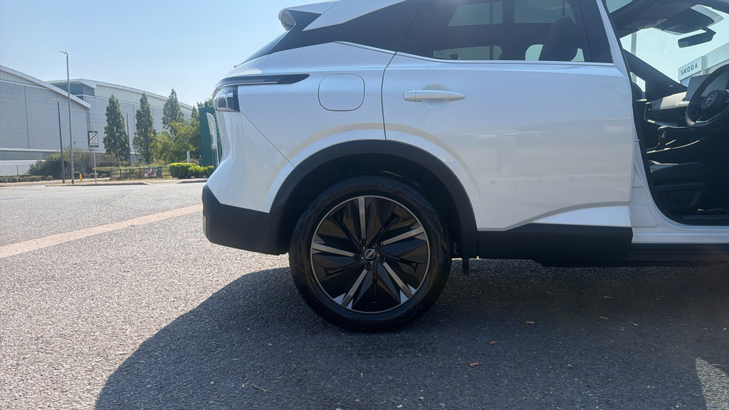Nissan Qashqai 1.3 Dig-t Mh N-connecta Glass Roof  #4