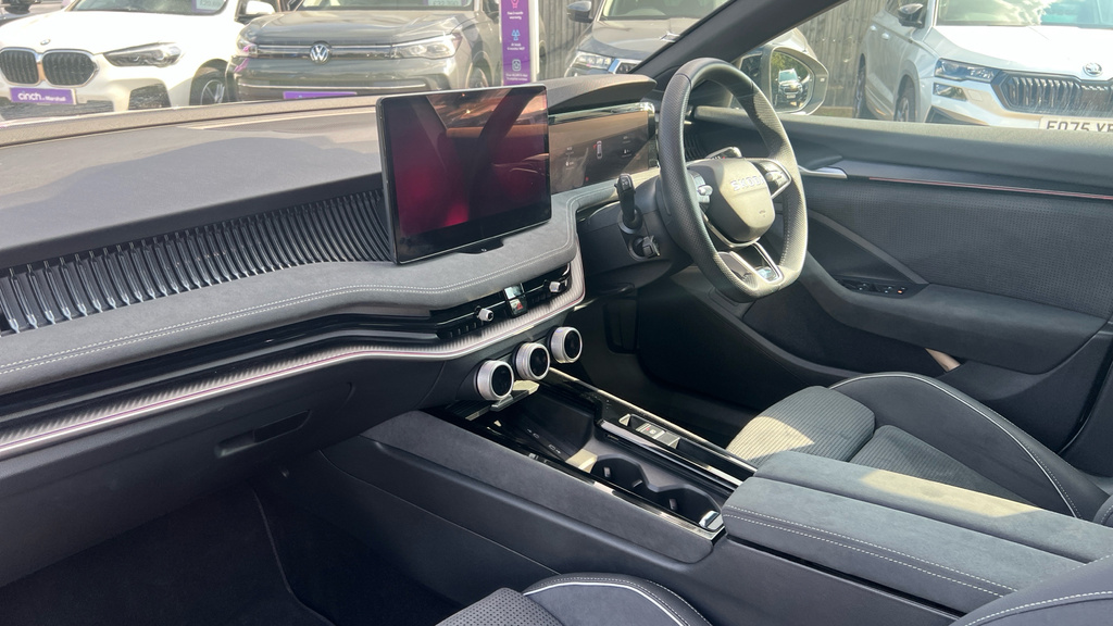 Skoda Superb Superb 2.0 Tsi 204 Sportline Dsg DF75NRX White #2
