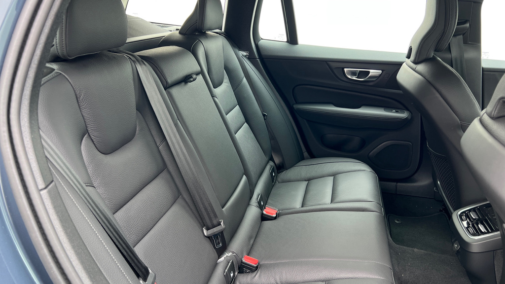 Volvo V60 Volvo V60 Sportswagon 2.0 B4p Plus Dark Blue #6