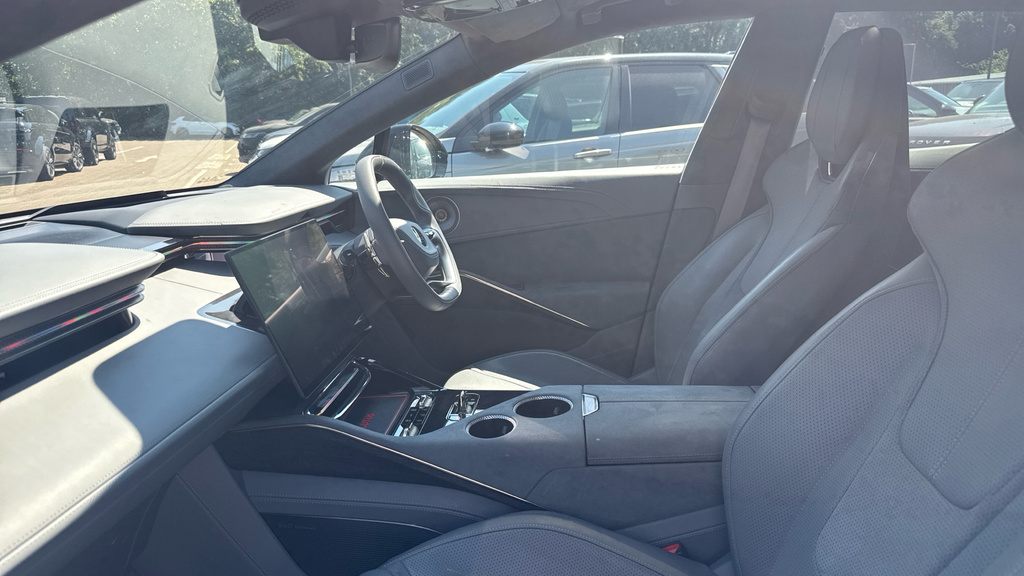 Lotus Eletre Eletre 450Kw 600 Sport Se 112Kwh Green #3