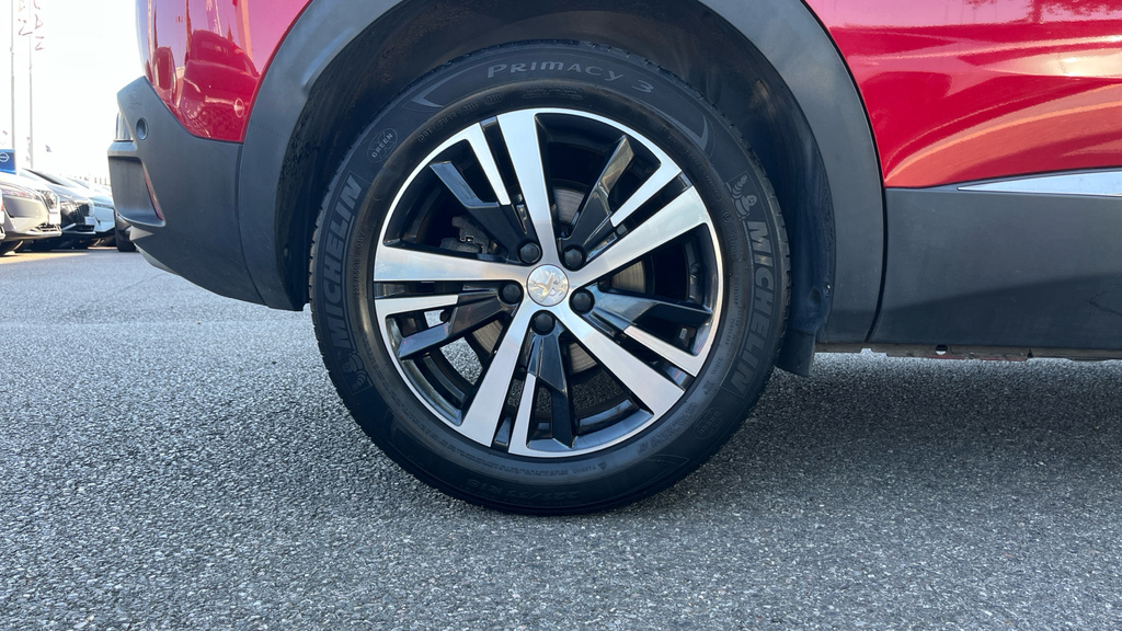 Peugeot 3008 3008 1.5 Bluehdi Gt Line Eat8 Red #4
