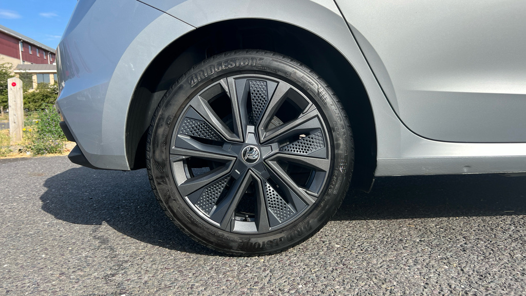 Skoda Fabia Fabia 1.0 Tsi 116 Colour Edition LV74PYJ Grey #5
