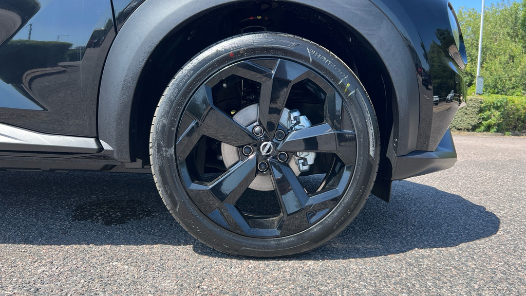 Nissan Juke Nissan Juke Hatchback 1.0 Dig-t Tekna FT26HSY Black #4