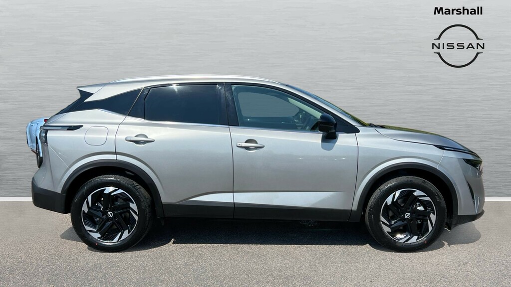Nissan Qashqai Nissan Qashqai Hatchback 1.3 Dig-t Mh N-connecta Silver #3