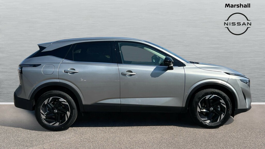 Nissan Qashqai Nissan Qashqai Hatchback 1.3 Dig-t Mh N-connecta Silver #3