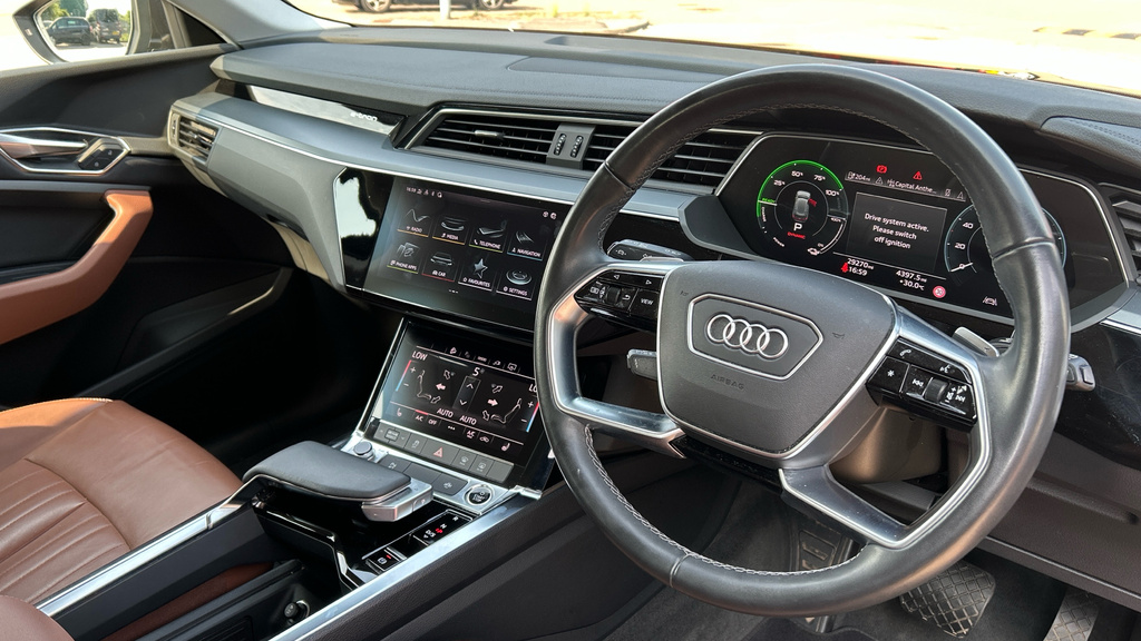 Audi Q8 e tron Q8 250Kw 50 Quattro 95Kwh Sport Brown #6