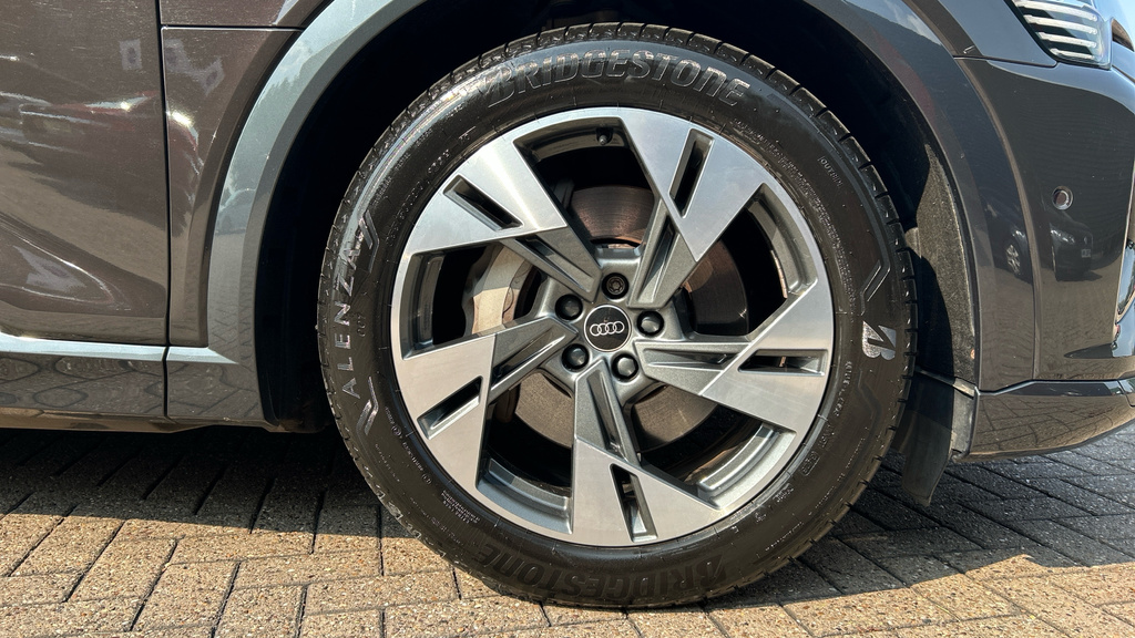 Audi Q8 e tron Q8 250Kw 50 Quattro 95Kwh Sport Brown #5