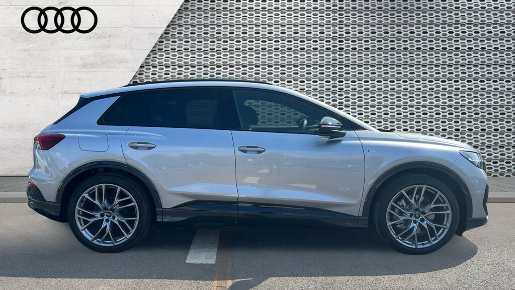 Audi Q4 E Tron Audi Q4 E-tron Estate 210Kw 45 82Kwh Black Edition WH26LDJ Silver #4