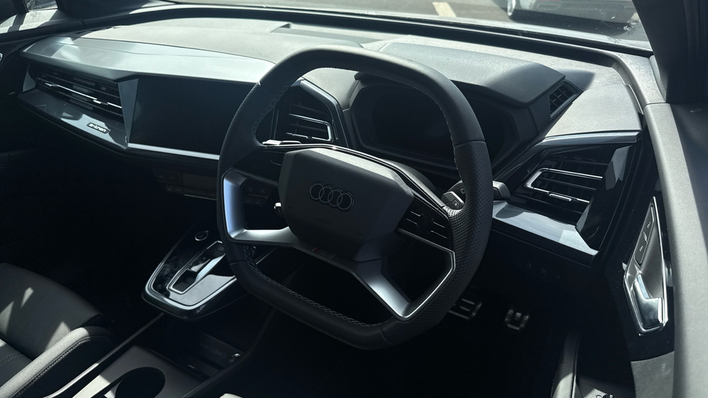 Audi Q4 E Tron Audi Q4 E-tron Estate 210Kw 45 82Kwh Black Edition WH26LDJ Silver #6