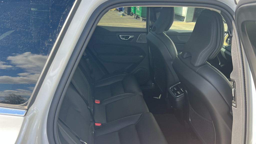 Volvo XC60 Xc60 2.0 B5p Ultra Dark Awd Geartronic OY75WFC White #6
