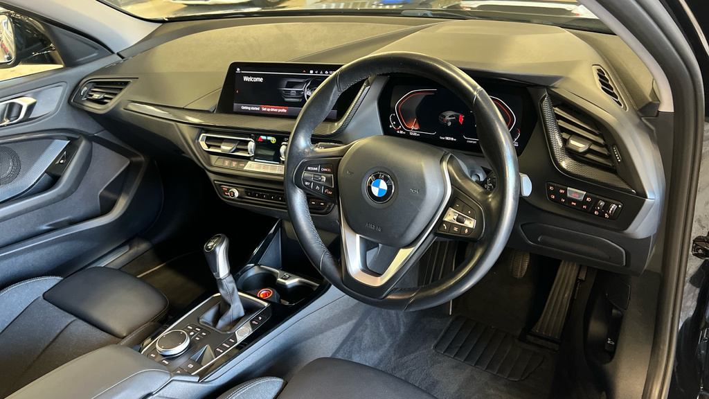 BMW 1 Series 1 Series 118I 136 Sport MV71CYT Black #4