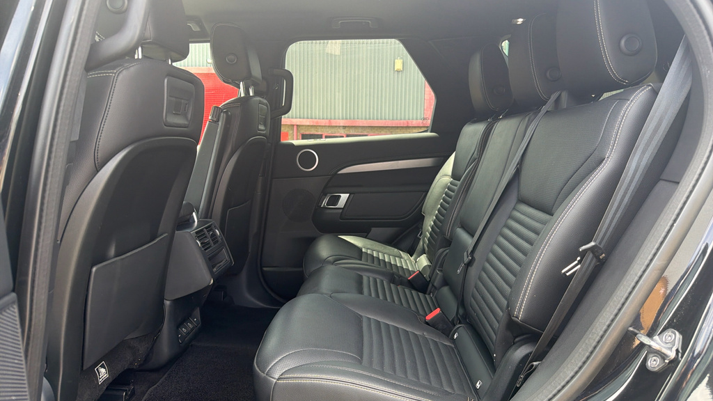 Land Rover Discovery Discovery 3.0 D250 R-dynamic S Black #4