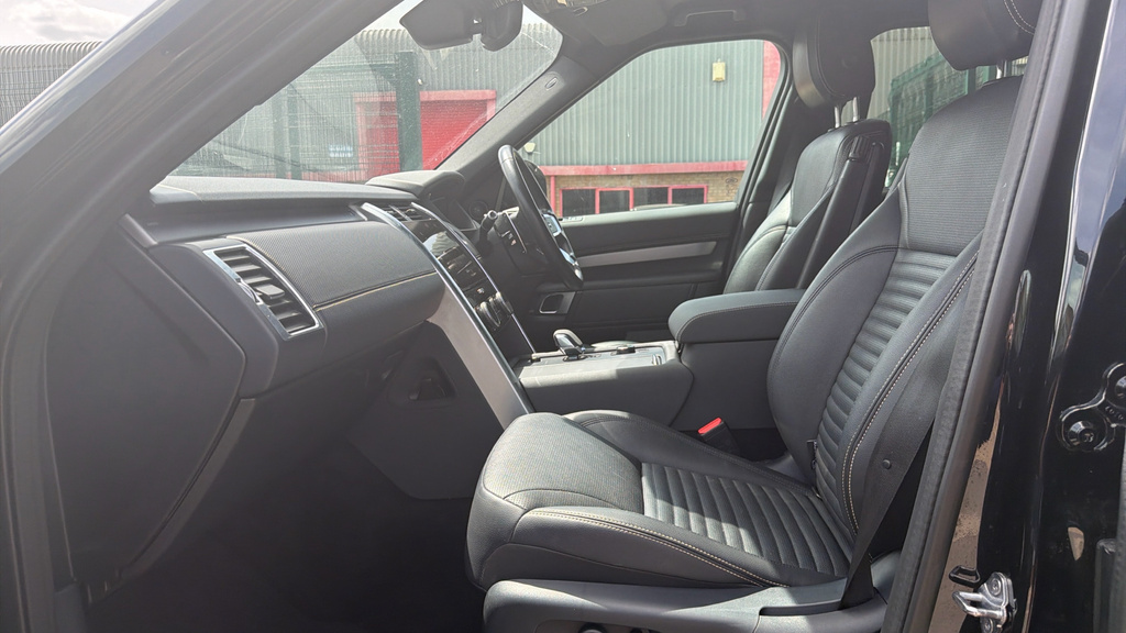 Land Rover Discovery Discovery 3.0 D250 R-dynamic S Black #3