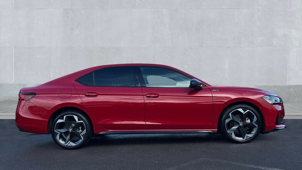 Skoda Superb Skoda Superb Hatchback 1.5 Tsi E-tec Sportline Red #4