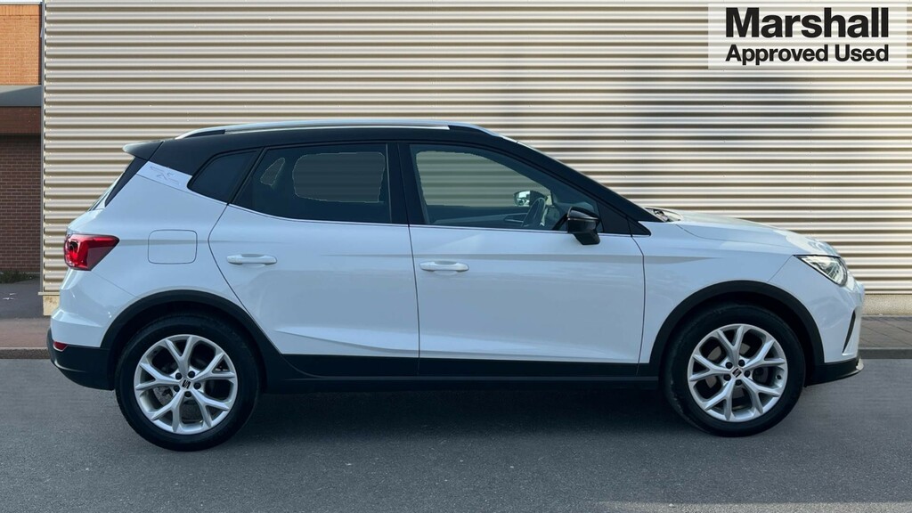 Seat Arona Arona 1.0 Tsi 110 Fr YG23ZHD White #2