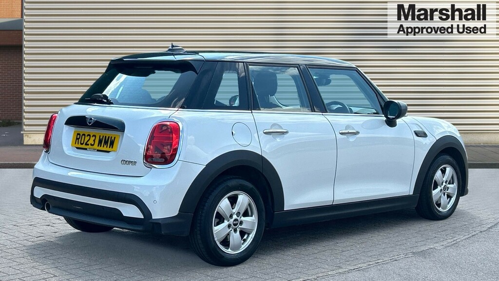 Mini Hatch Hatchback 1.5 Cooper Classic Premium RO23WMW White #3