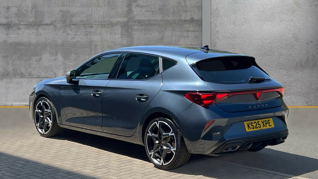 Cupra Leon Leon 1.5 Etsi 150 V2 Dsg KS25XPE Grey #3