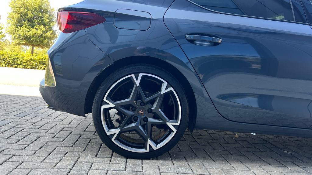 Cupra Leon Leon 1.5 Etsi 150 V2 Dsg KS25XPE Grey #5