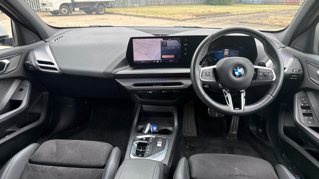 BMW 1 Series 1 Series 120 M Sport Step FT75BFN White #4