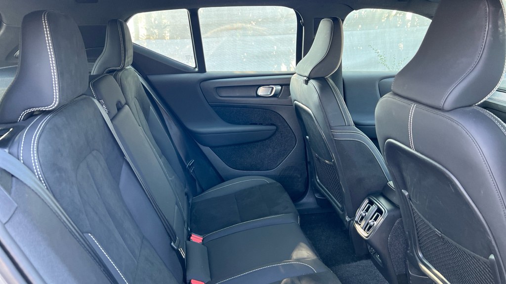 Volvo XC40 Xc40 2.0 B3p Plus Dark LJ24EBH Grey #6
