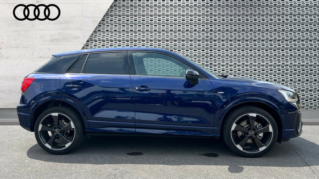 Audi Q2 Audi Q2 Estate 35 Tfsi Black Edition Blue #4