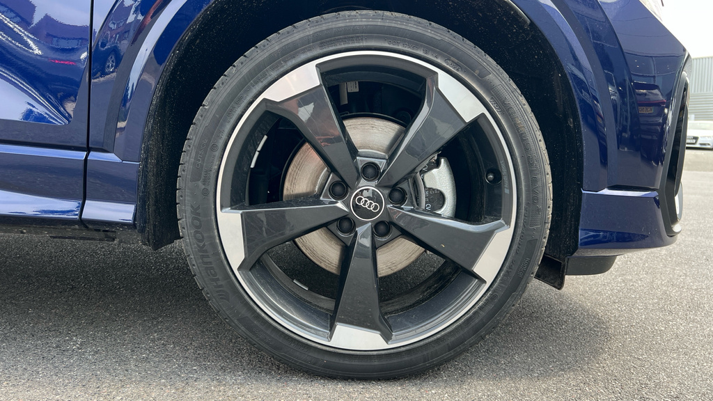 Audi Q2 Audi Q2 Estate 35 Tfsi Black Edition Blue #5