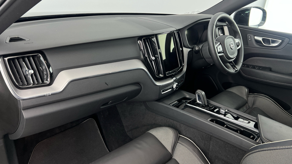 Volvo XC60 Xc60 2.0 B5p R Design Awd Geartronic Black #6