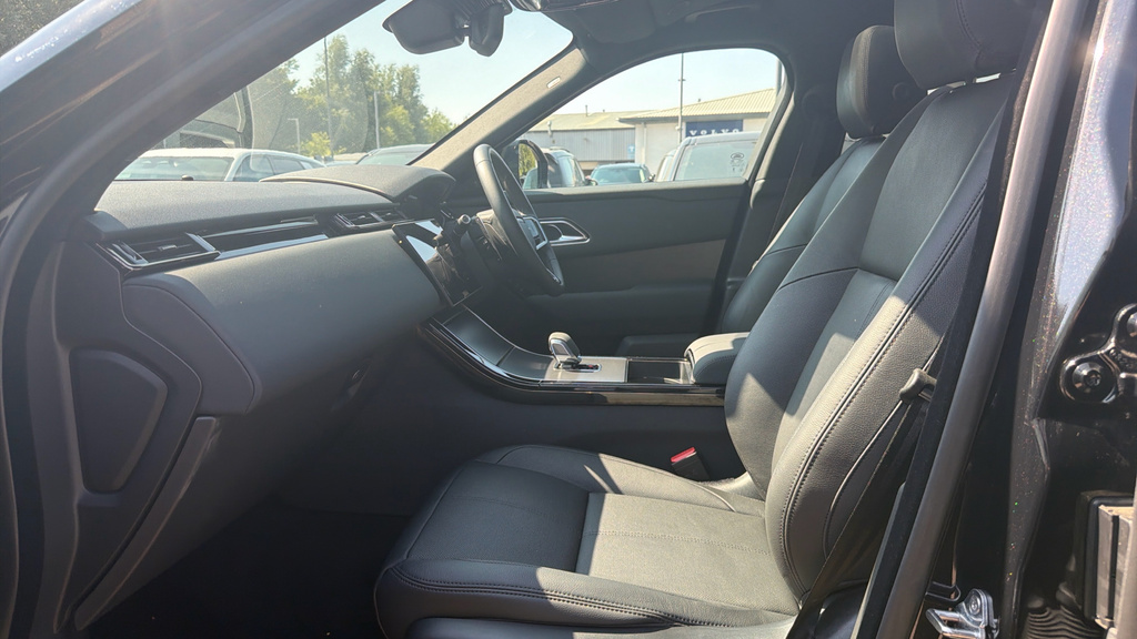 Land Rover Range Rover Velar Range Rover Velar 2.0 D200 Mhev Dynamic Se Aut KT74VYS Black #3