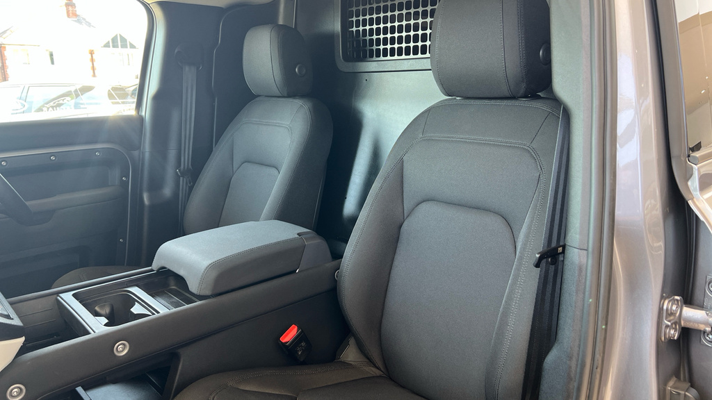 Land Rover Defender Defender 3.0 D250 Hard Top Grey #4