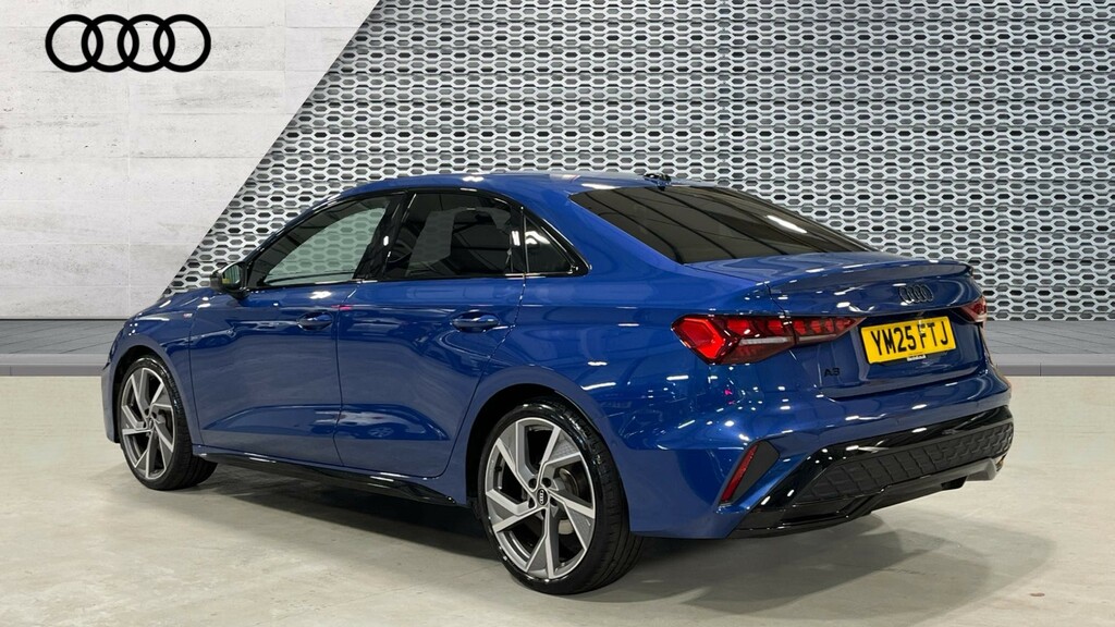 Audi A3 A3 35 Tfsi Black Edition S Tronic YM25FTJ Blue #3