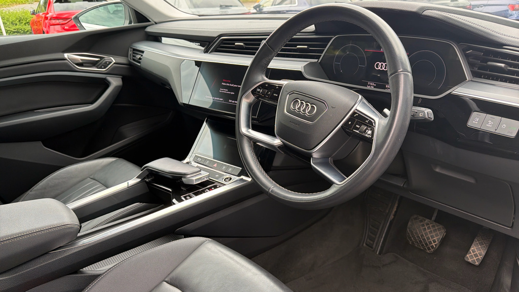 Audi Q8 e tron Q8 250Kw 50 Quattro 95Kwh Sport White #5