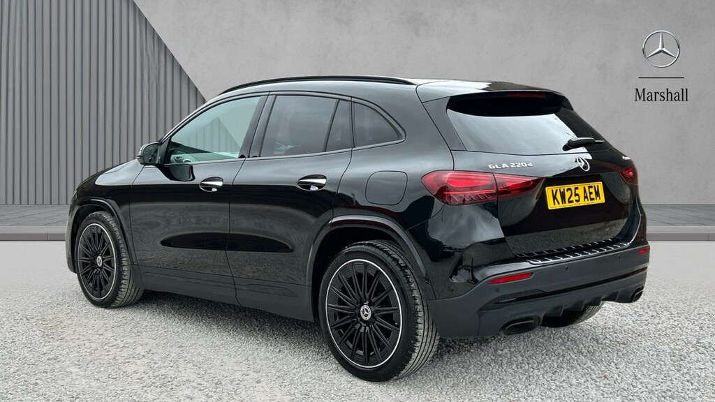 Mercedes-Benz GLA Class Gla 220D 4Matic Amg Line Premium Plus KW25AEM Black #2