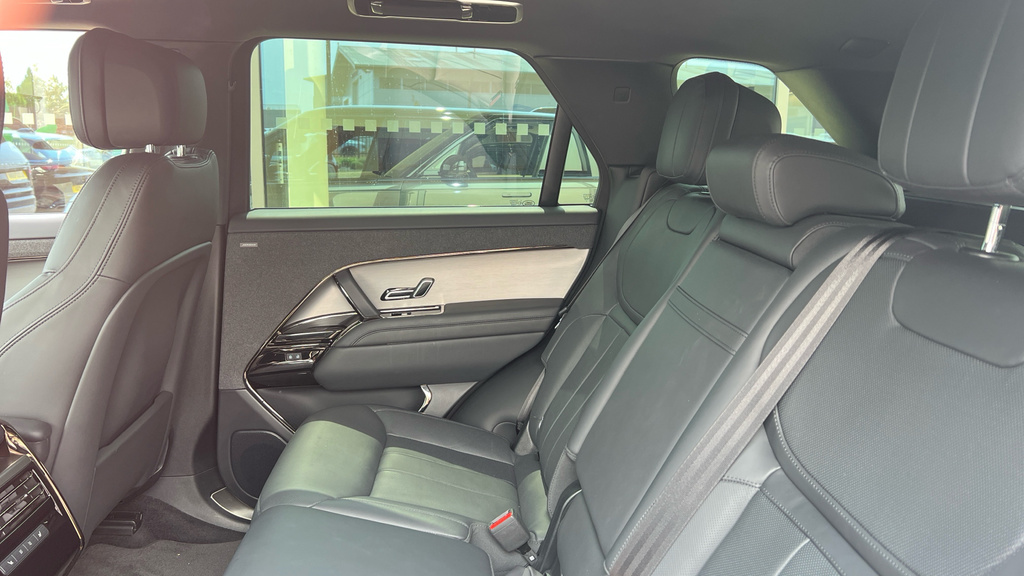 Land Rover Range Rover Sport Range Rover Sport 3.0 P440e Dynamic Se YP23ZFA Black #4