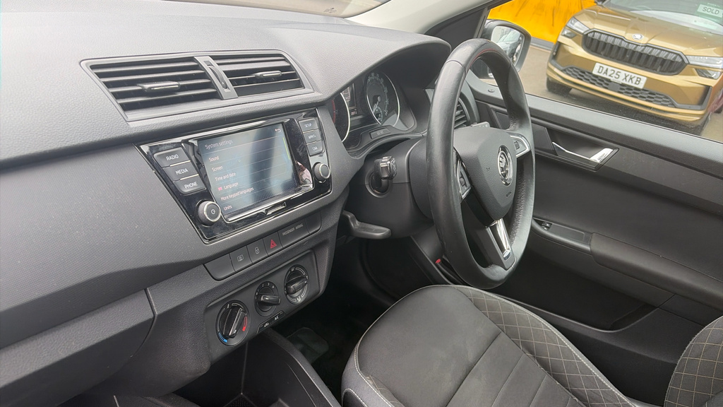 Skoda Fabia Fabia 1.0 Tsi Colour Edition GK70NMX Black #2